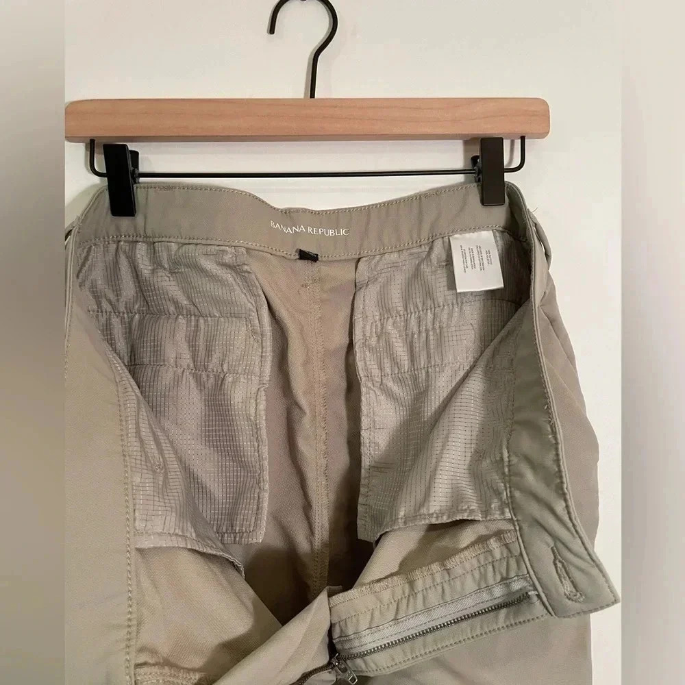 Banana Republic Mens Chino Pants Ivory Straight Leg Zip Fly Size 36x30 Polyester - Picture 3 of 9